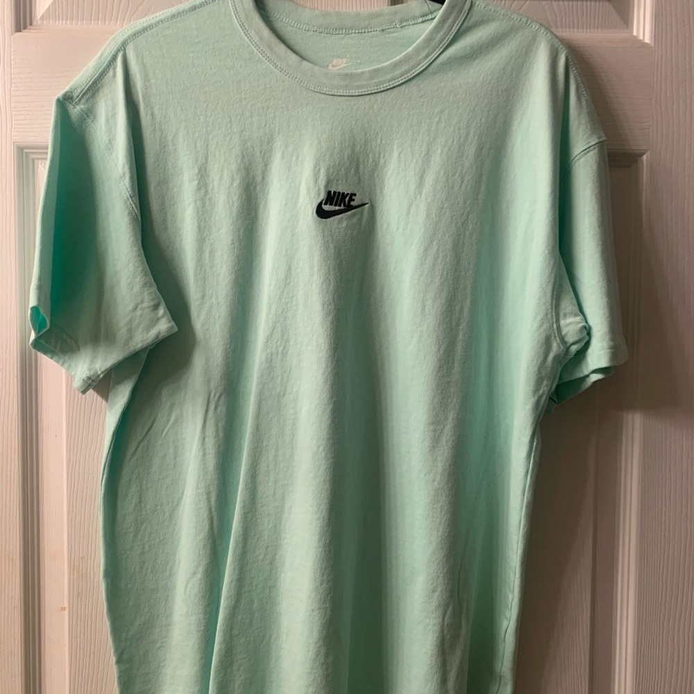 Nike Men's Light Green Short Sleeve Tee